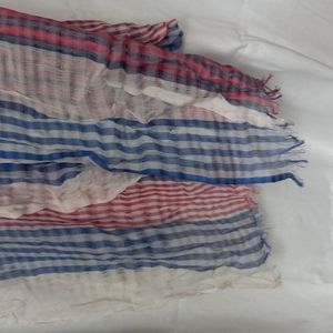 Lot of 3 scarves, cotton or linen